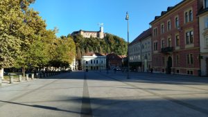 Основателят на Xiaomi отбелязва 15-ата годишнина на Xiaomi с публикация в Weibo, „Това е само началото.“ · TechNode