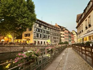 The Very Best Ways to Fly Economy to Europe on Points