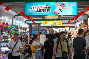 Фабриките на Yiwu нетни ранни поръчки за стоки за Световното първенство по футбол