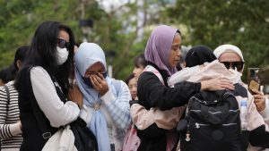 „Не мога да спя спокойно“: помощникът се бори с травма, несигурност на работата след пожара в Хонконг