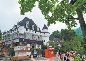 Планински град поддържа френската романтика жива