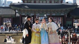 Сеул печели от болката на Токио за лунната Нова година, докато политиката прекроява туристическата карта на Китай