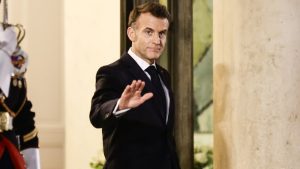 Макрон ще посети Кипър, докато Франция разполага военни кораби в Средиземно море