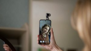 Китайският Honor дебютира телефон-робот и хуманоиден спътник в натискането на AI хардуера