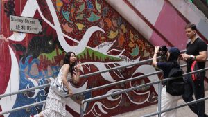 Над 50 ресторанта и магазини в Central се присъединяват към шофирането, за да увеличат разходите, да привлекат туристи