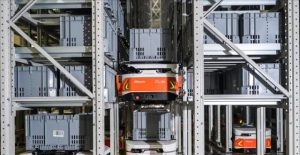 Cainiao внедрява катерещ робот ZeeBot за складиране, 100% увеличение на ефективността