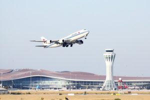 Китайските авиокомпании ще намалят допълнителните такси за гориво за вътрешни полети